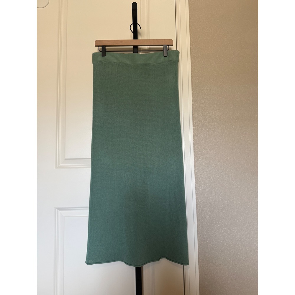 By Together Sage Green Ribbed Knit Maxi Skirt‎ Large